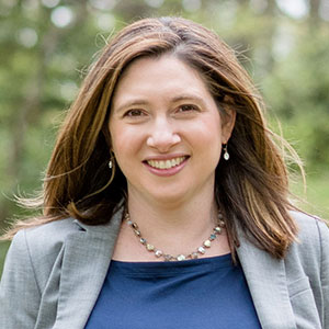 Elizabeth Chernow speaking at Connected America
