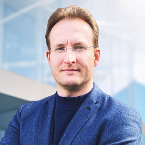 Matthias Terschüren speaking at Connected Germany