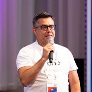 Vasco Elvas speaking at Intelligent Britain