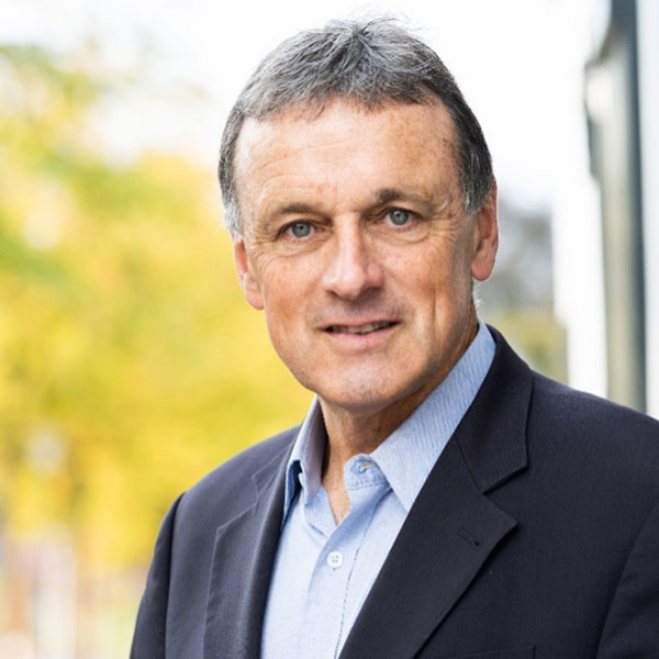 Chris van Zinnicq Bergmann speaking at Submarine Networks World EMEA