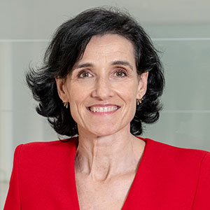 Esther Garcés speaking at Submarine Networks World EMEA