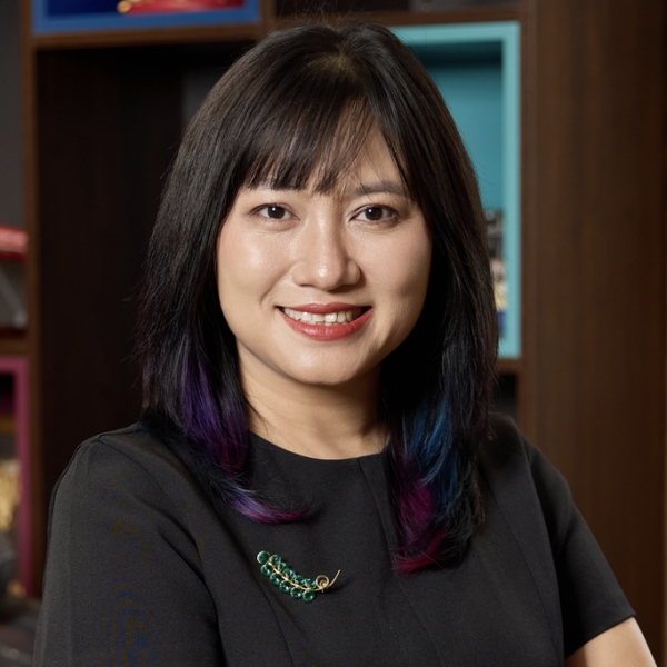 Hoa Lan Huong speaking at Aviation Festival Asia