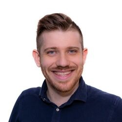 Micah Gold Utting speaking at EV Charging Summit, Las Vegas