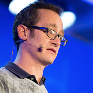  Julien Decot speaking at the Marketing & Sales Show ME
