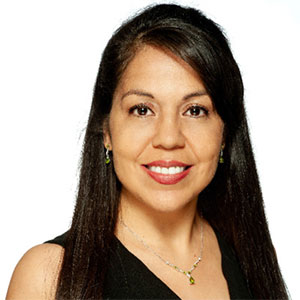 Evelyn Cardenas speaking at MOVE America