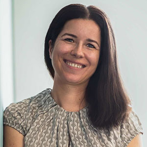 Jana Breitkopf  speaking at MOVE America