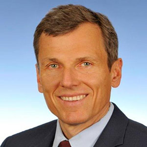 Tobias Reich speaking at MOVE