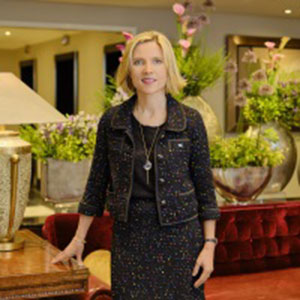 Marie-Paule Nowlis speaking at NoVacancy