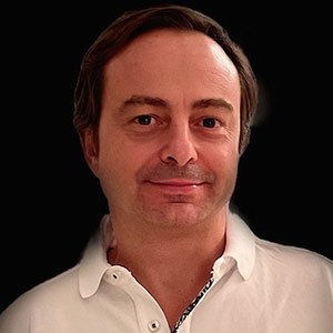 Antonio Ricciardi speaking at Seamless Middle East