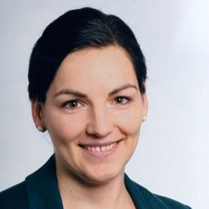 Dani Breidler speaking at Seamless Middle East