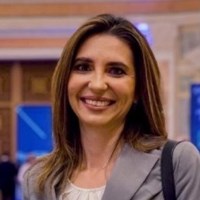 Iva Hamel speaking at Seamless Middle East