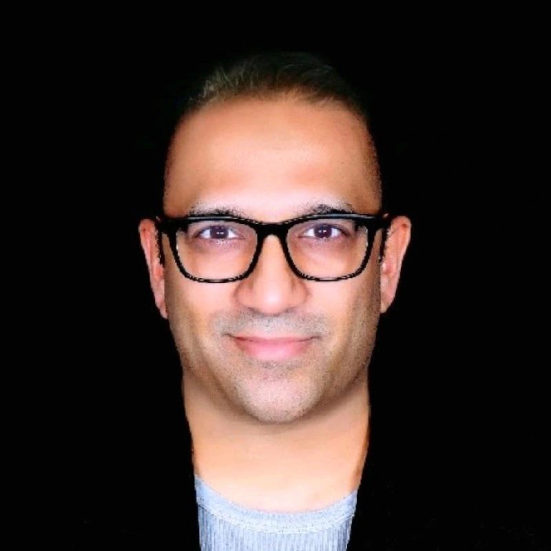 Sumit Srivastava speaking at Shop Arabia