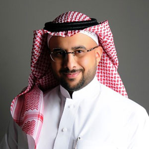 Abdulaziz Omar Al Mubarak speaking at The Solar Show KSA