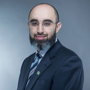 Amro Elshurafa speaking at The Solar Show KSA