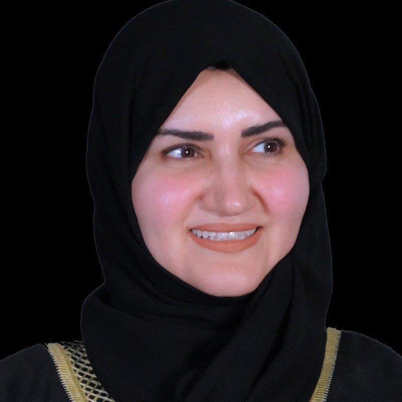 Zainab Alamin speaking at Solar & Storage Live KSA
