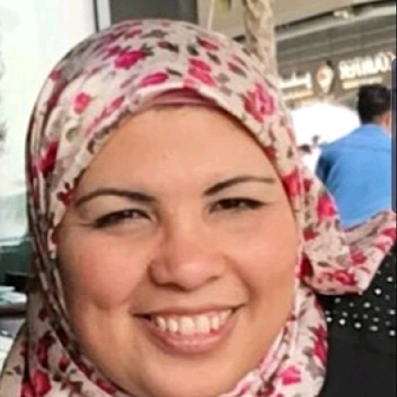 Salma Osman speaking at The Solar Show MENA