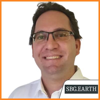 Frank Spencer speaking at Solar & Storage Live Africa
