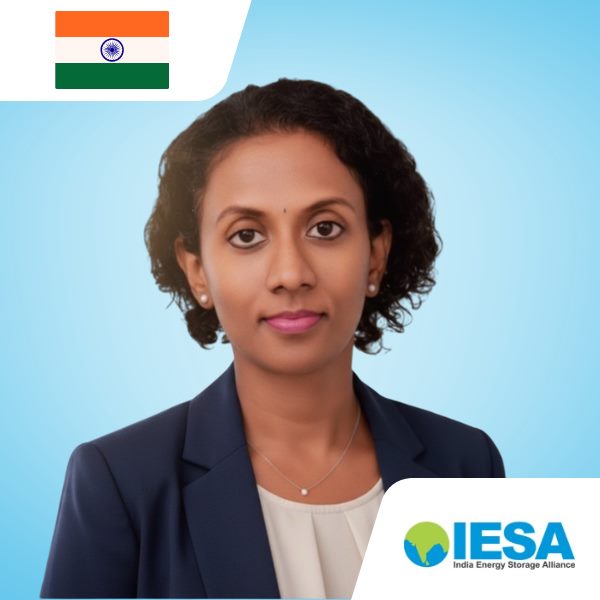 Avanthika Satheesh speaking at Solar & Storage Live Middle East
