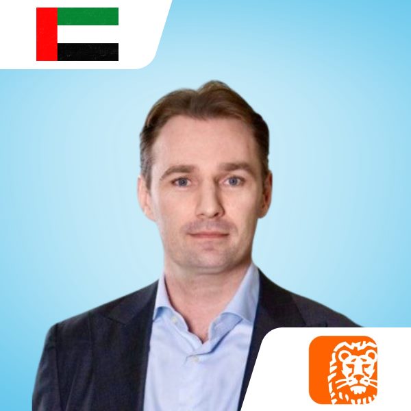 Jonathan Keyes speaking at Solar & Storage Live Middle East