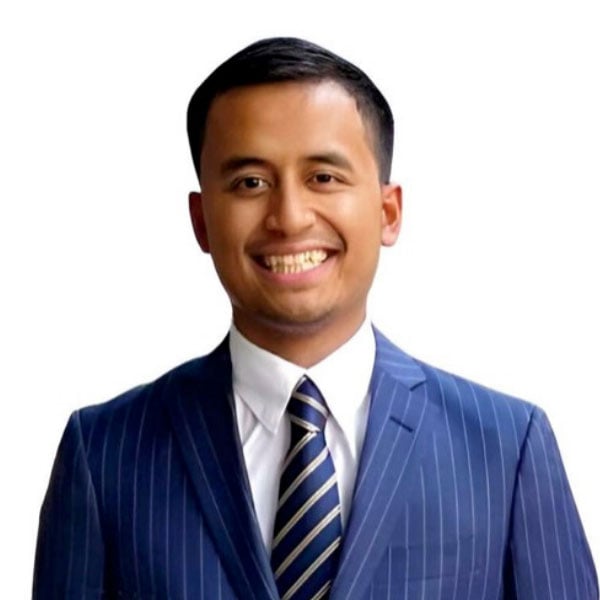 Satya Hangga Yudha Widya Putra speaking at Solar & Storage Live Indonesia