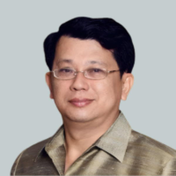 Dr. Dusit Krea-ngam speaking at Solar & Storgae Live Thailand