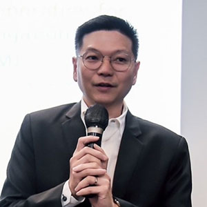 Asst. Prof. Dr. Pruk Aggarangsi speaking at Solar & Storgae Live Thailand