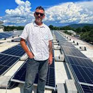 Peter Buck speaking at Solar & Storage live USA