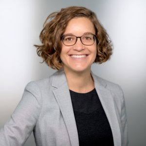 Marina Gonzalez Vaya speaking at Solar & Storage Live Zürich